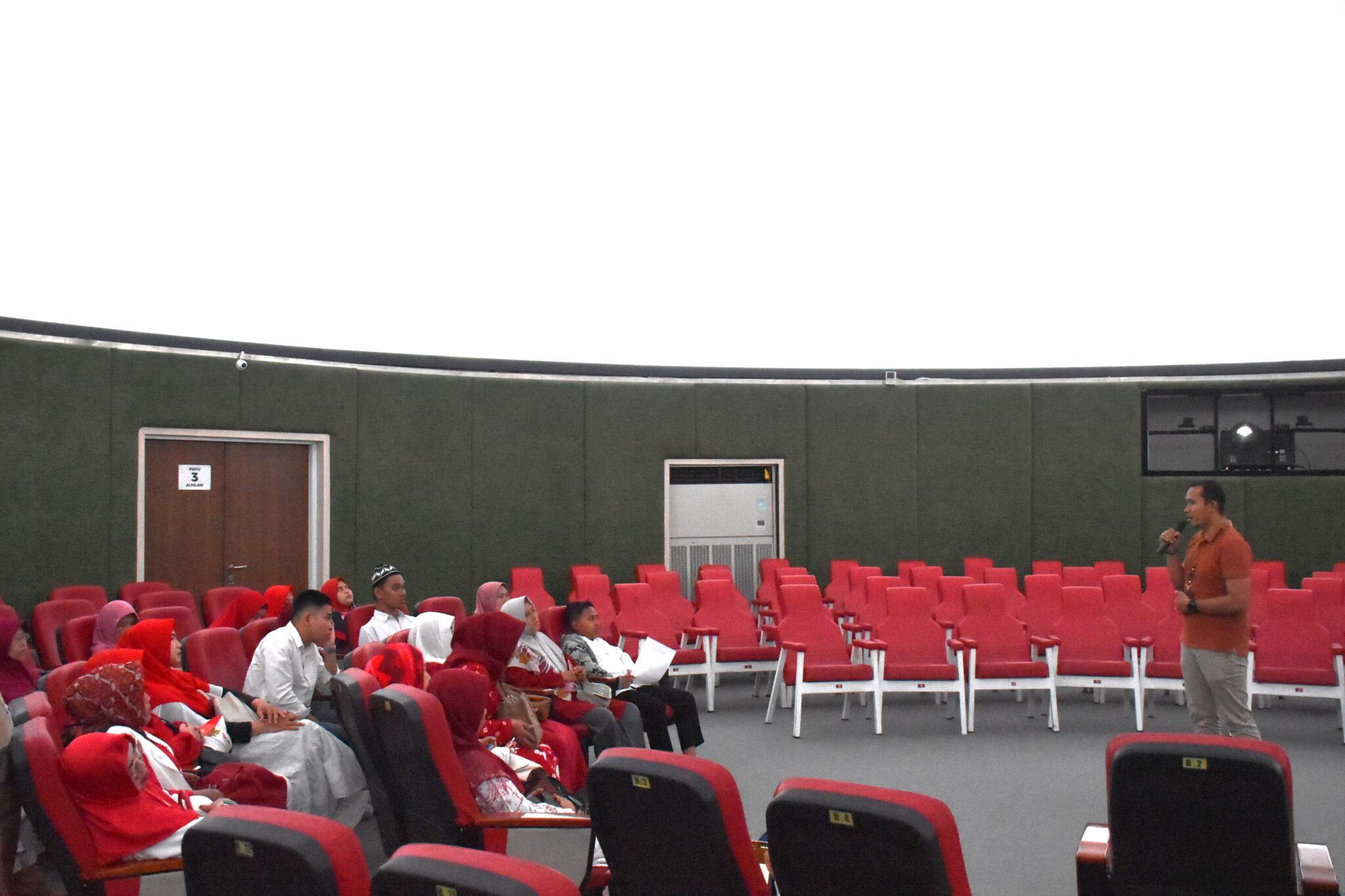 Hilal Rabiul Awal Berhasil Teramati, Planetarium UIN Walisongo Buka Edukasi Rukyah untuk Masyarakat