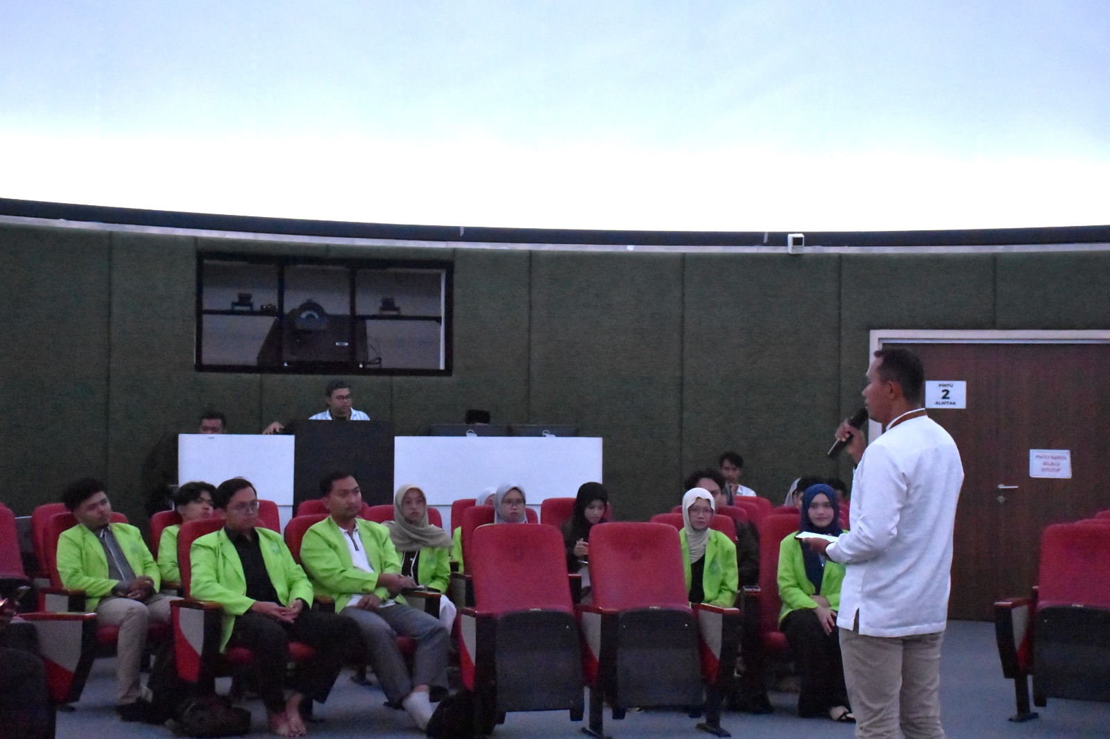 Pembekalan Magang Batch 1 Planetarium dan Observatorium UIN Walisongo Tekankan Magang sebagai Ruang Belajar dan Pengembangan Kompetensi