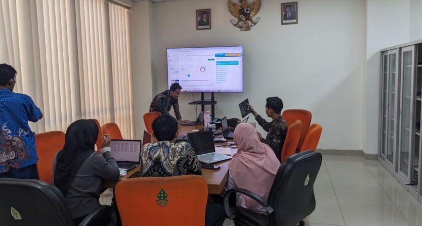 Tim Riset Planetarium UIN Walisongo Bahas Strategi Memilih Jurnal dan Penggunaan Mendeley
