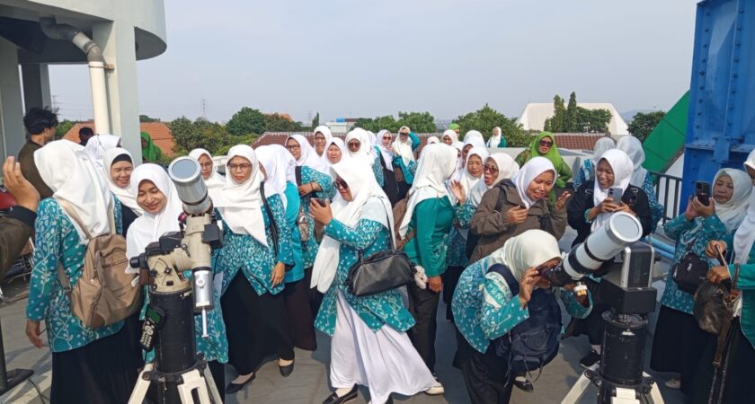 BIKIN TAKJUB! LEBIH DARI 100 PESERTA IGPAUD YPMNU JAWA TENGAH PADATI PLANETARIUM DAN OBSERVATORIUM UIN WALISONGO