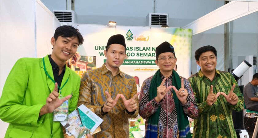 Menteri Agama Soroti Pengembangan Ilmu Falak UIN Walisongo saat Kunjungi Stand IES 2026